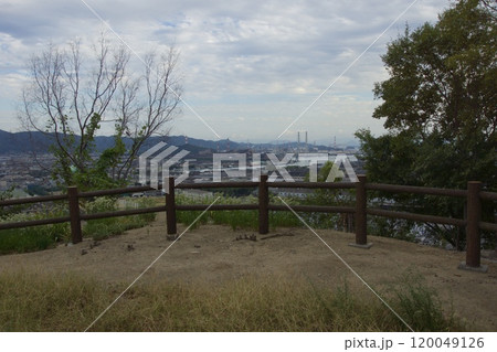 亀島山　花と緑の丘公園の夕暮れ 120049126