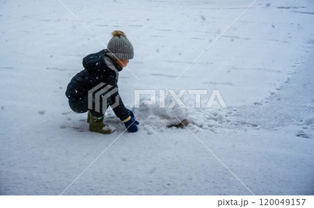 寒い冬のイメージ 120049157