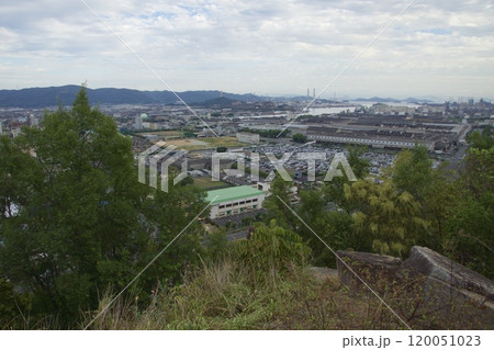 亀島山　花と緑の丘公園の夕暮れ　水島工場地帯 120051023