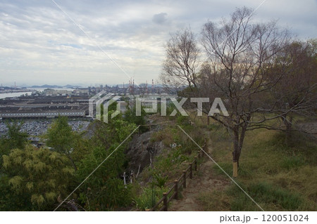 亀島山　花と緑の丘公園の夕暮れ　水島工場地帯 120051024
