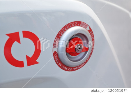 EVバスの緊急ドア開閉ラッチ 120051974