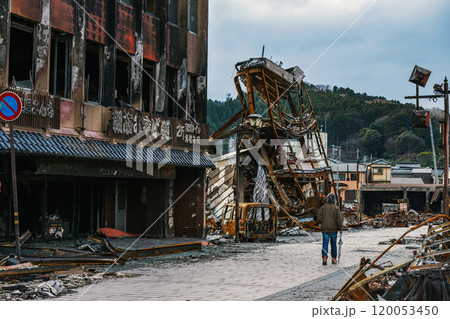 令和6年能登半島地震 焦土と化した輪島の町並み 120053450
