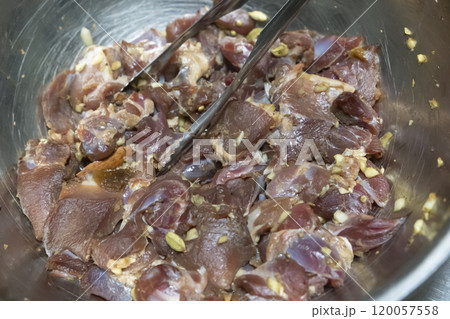 ジビエのイメージ　熊肉　(写真素材) 120057558