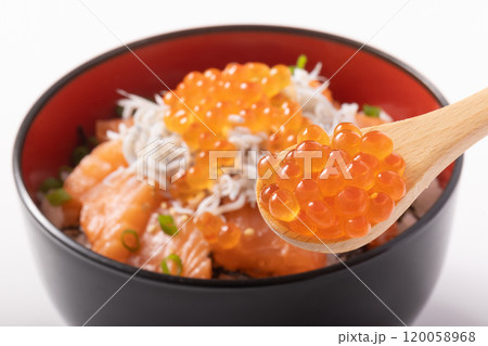 海鮮丼（サーモン　しらす　いくら） 120058968