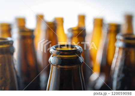 数種類の色付きのガラス瓶ボルト 数種類の色付きのガラス瓶ボルト 120059098