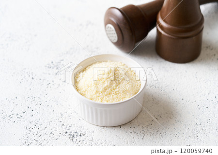 粉チーズ 120059740