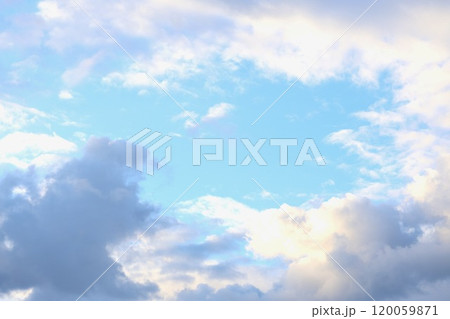 朝日に照らされる雲 朝日に照らされる雲 120059871