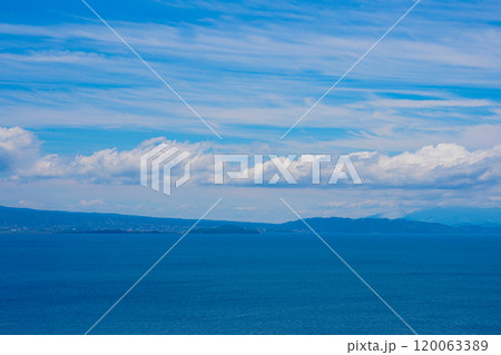青い海と青い空 120063389