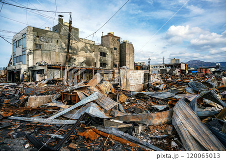 能登半島地震 焦土と化した輪島の町並み 120065013