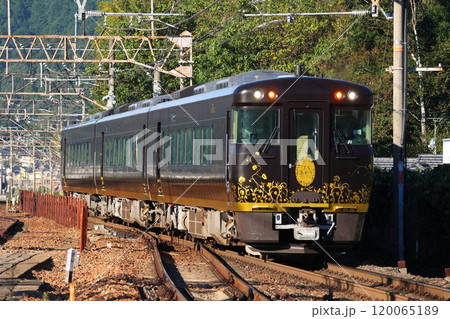 【JR西日本】キハ189系〜はなあかり〜（湖西線：山科駅） 120065189
