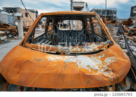 能登半島地震 焼け焦げた自動車 能登半島地震 焼け焦げた自動車 120065765