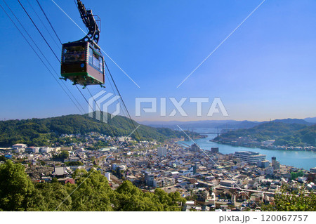 ロープウェイと瀬戸内海（広島県・尾道市） 120067757