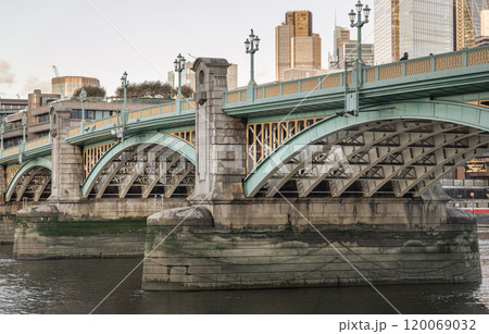 Structure and Girders supporting of Southwark Bridge. Structure and Girders supporting of Southwark Bridge. 120069032