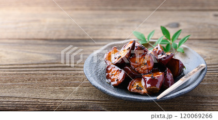 秋の味覚　大学芋 120069266