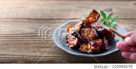 秋の味覚　大学芋 120069276