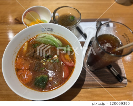 牛肉麺 120069390