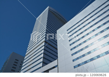 大宮駅西口の都市風景 120069626