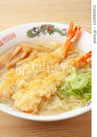 北海道岩内町の郷土料理の天ぷらラーメン 120069932