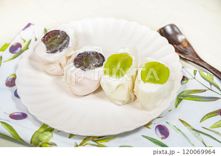 ぶどうのヨーグルト大福 120069964