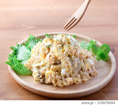 さつまいもとゆで卵とツナのポテトサラダ風 120070088