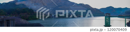 滋賀県甲賀市の野洲川の上流に造られた多目的ダムである青土ダムを撮影 120070409