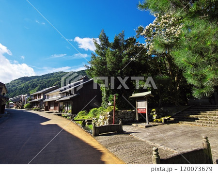 夏の若狭熊川宿の街並み 夏の若狭熊川宿の街並み 120073679