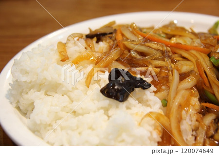 fried rice with seafood 120074649