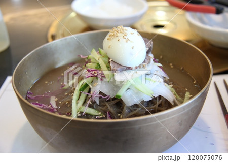kroean food, stir fried pork with vegetable kroean food, stir fried pork with vegetable 120075076