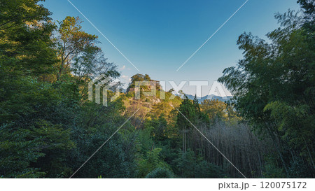 岐阜 苗木城の天守台を望む 岐阜 苗木城の天守台を望む 120075172