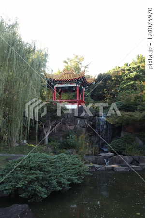 神奈川県川崎市 大師公園内の中国庭園・瀋秀園 120075970