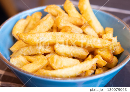 おいしいフライドポテト 120079068
