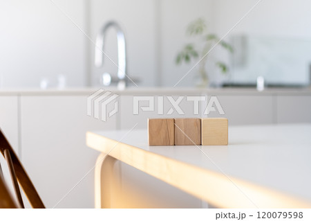 木のブロック 木のブロック 120079598