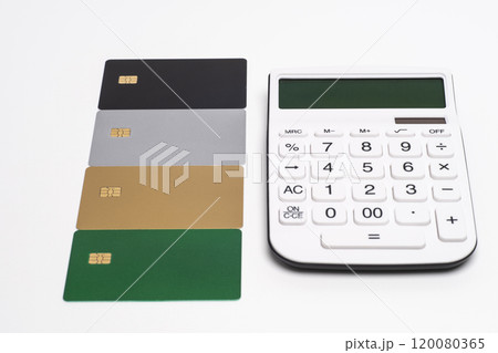 クレジットカードと電卓で支払いのイメージ クレジットカードと電卓で支払いのイメージ 120080365