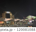 夜の海老名駅前 120081088