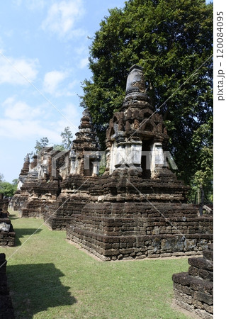 シー・サッチャナーライ歴史公園、ワット・チェーディー・チェット・テーオ 120084095