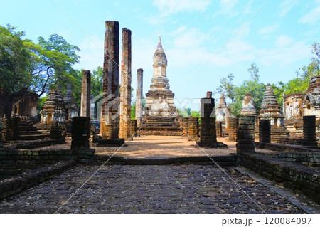 シー・サッチャナーライ歴史公園、ワット・チェーディー・チェット・テーオ 120084097