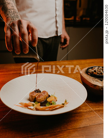 modern presentation of food in catering establishments 120084630