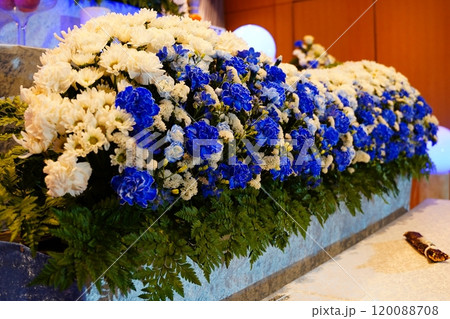 お洒落な花祭壇 お洒落な花祭壇 120088708