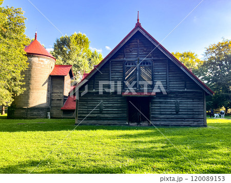 北海道大学第二農場牛舎　2024年9月 120089153