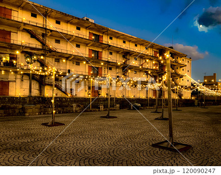 夕暮れの小樽運河　2024年9月 120090247