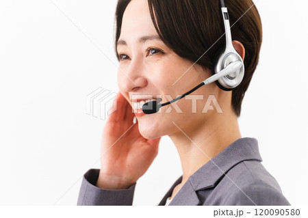 若い女性のオペレーター ビジネスイメージ 若い女性のオペレーター ビジネスイメージ 120090580