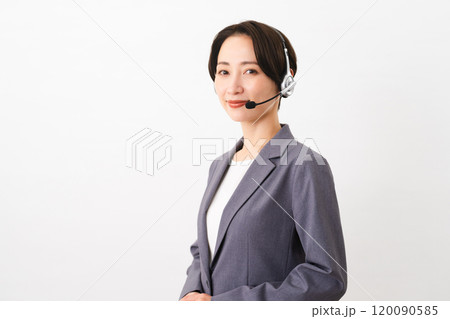 若い女性のオペレーター ビジネスイメージ 若い女性のオペレーター ビジネスイメージ 120090585