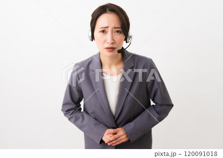 若い女性のオペレーター ビジネスイメージ 若い女性のオペレーター ビジネスイメージ 120091018