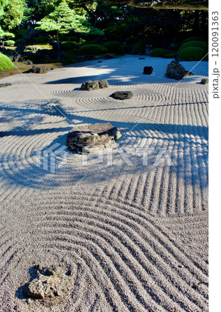 日本庭園の砂紋 120091363