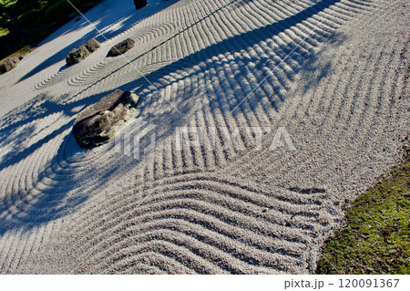日本庭園の砂紋 120091367
