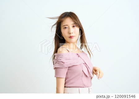 若い日本人女性のファッションポートレート 若い日本人女性のファッションポートレート 120091546