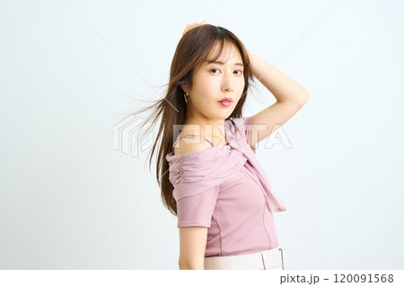 若い日本人女性のファッションポートレート 120091568