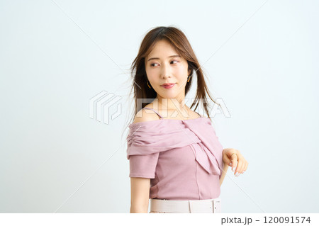 若い日本人女性のファッションポートレート 120091574