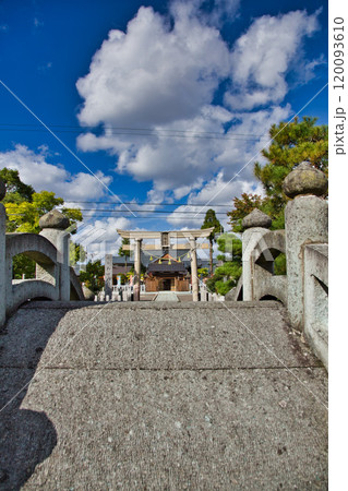 風ぐるまが舞う和田八幡宮 120093610