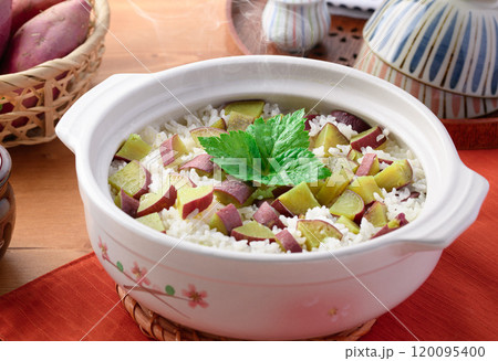 土鍋で炊いた さつまいもご飯 120095400